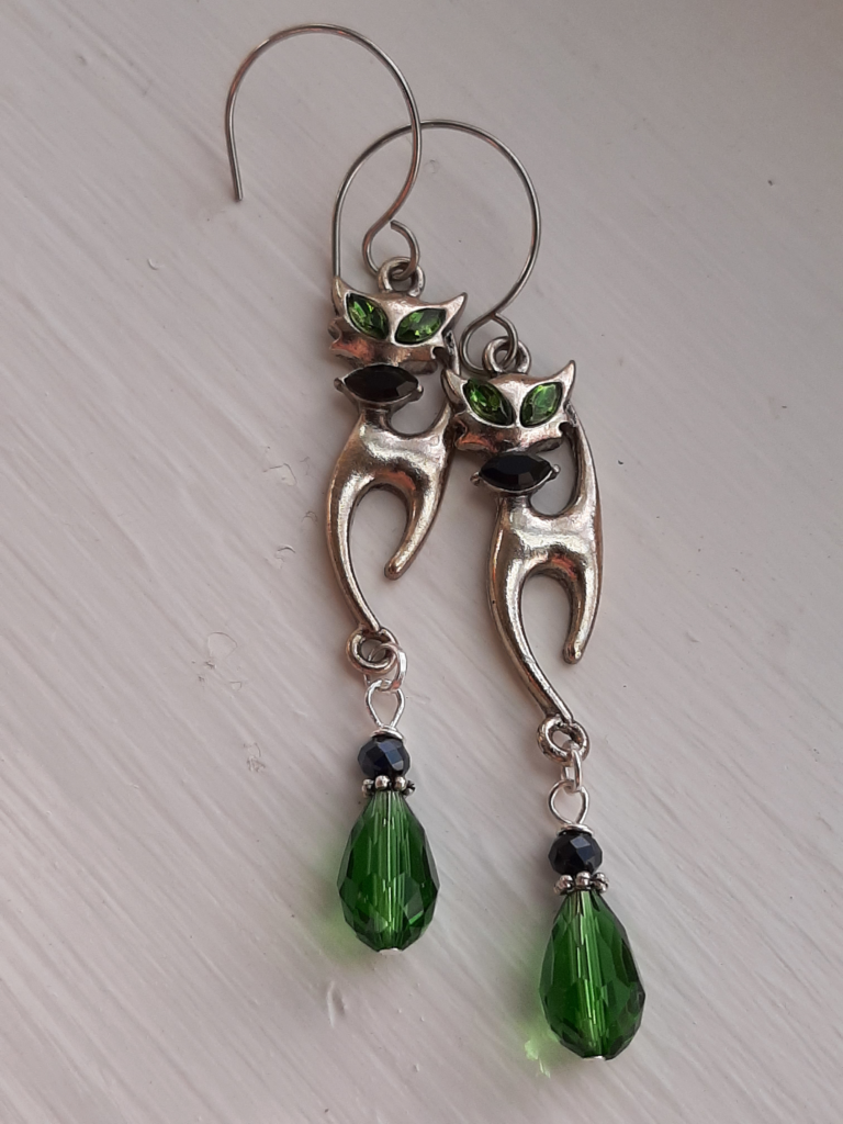 green cat earrings